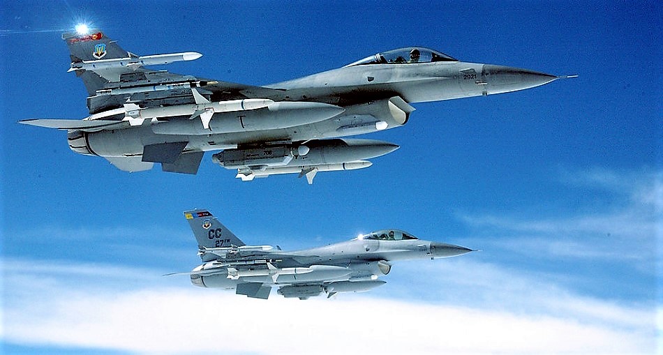 planes F-16C Fighting Falcon