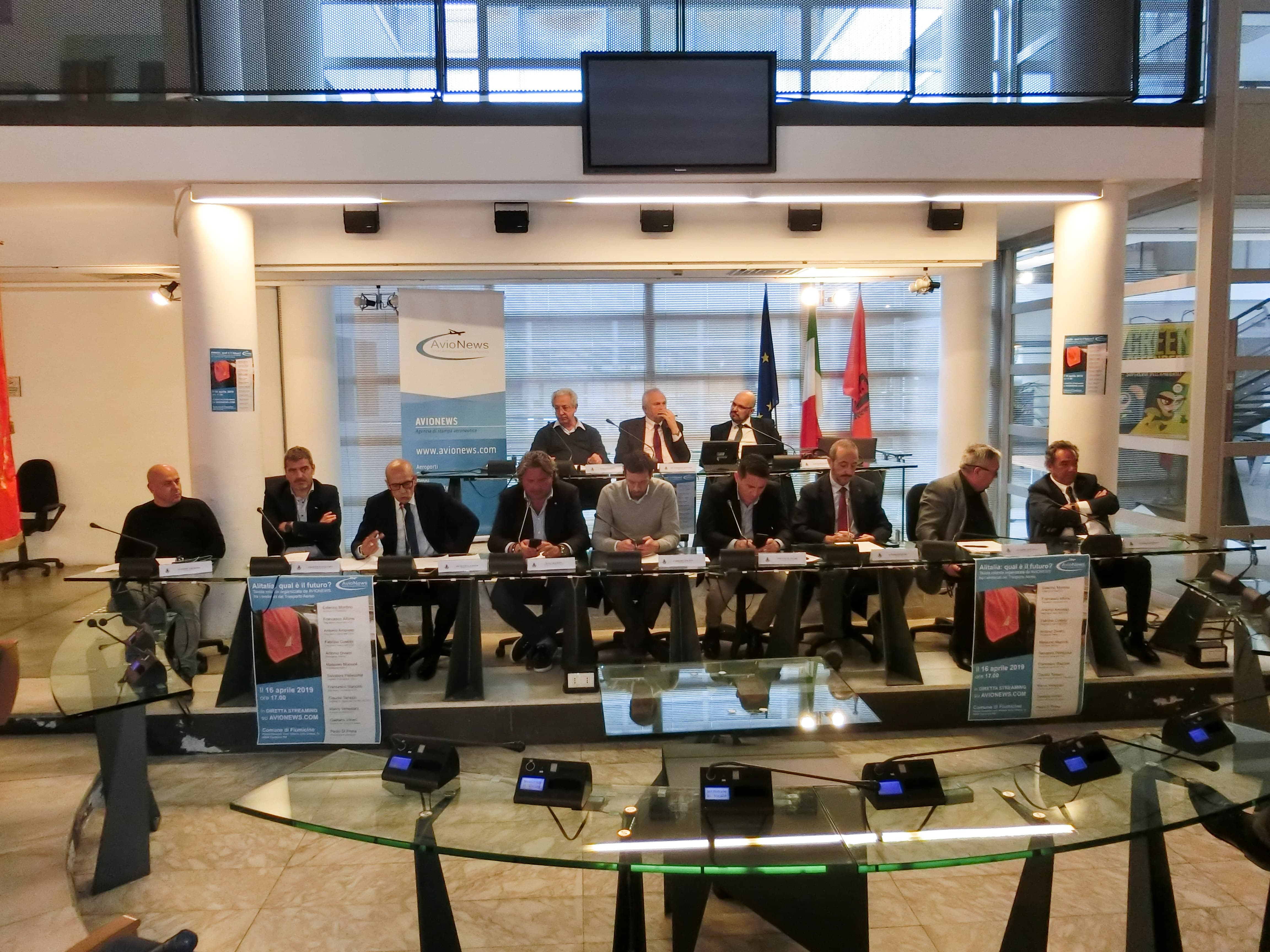 La tavola rotonda "Alitalia: qual è il futuro?" organizzata da AVIONEWS presso la sala consiliare del Comune di Fiumicino il 16 aprile 2019