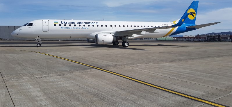 Aereo Embraer 195 di Ukraine International Airline
