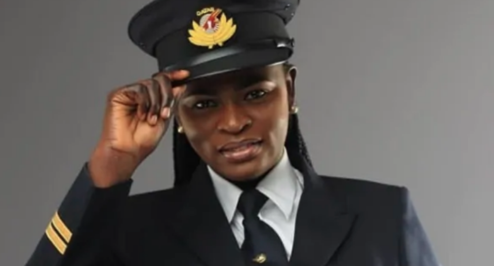 Adeola Ogunmola Sowemimo, la prima donna pilota di origine nigeriana che sia mai stata assunta