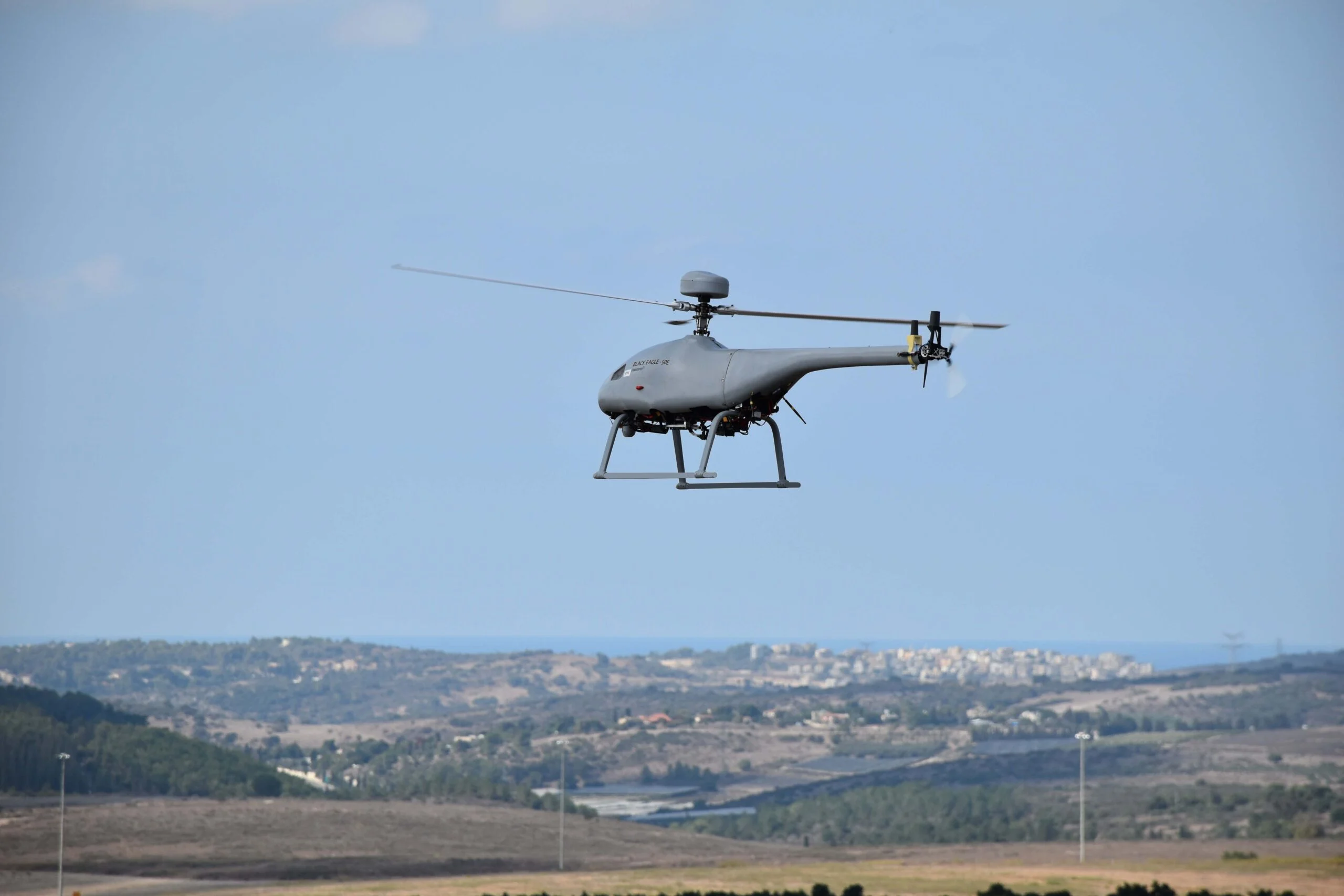 L'elicottero drone Black Eagle 50 sviluppato dall'israeliana Steadicopter