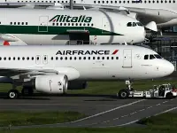Alitalia and Air France aircraft