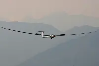 Un aliante ripreso in rientro sul campo di Torino-Aeritalia (immagine d'archivio, foto di Mauro Cini)