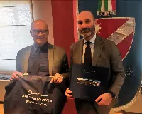 Da sinistra: il presidente della Regione Molise Donato Toma ha incontrato a Campobasso il 19 gennaio 2023 il presidente di Aeroporti di Puglia, Antonio Maria Vasile