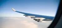 Ala di un aereo in volo