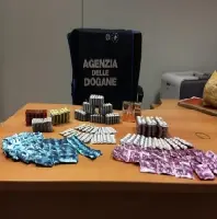 Ufficio delle dogane: sequestro di farmaci