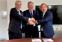 Alfredo Altavilla (ITA executive President), in the middle of the photo; on his sides, Christian Scherer (CCO Airbus and Head of Airbus International) and Steven F. Udvar-Hazy (ALC Executive President) immediately after the signature of the agreements for the future aircraft fleet for ITA