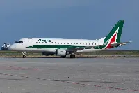 Aereo Alitalia all'aeroporto "Cristoforo Colombo" di Genova