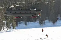 Esercito italiano: elicottero CH-47 Chinook impegnato in attività addestrativa in ambiente montano