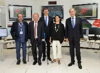 Vittorio Colao (al centro), ministro Innovazione tecnologica e transizione digitale con delega aerospazio ha visitato il 9 settembre 2022 il polo spaziale di Matera, che unisce base Asi e centro e-Geos, jv ASI e Telespazio del gruppo Leonardo