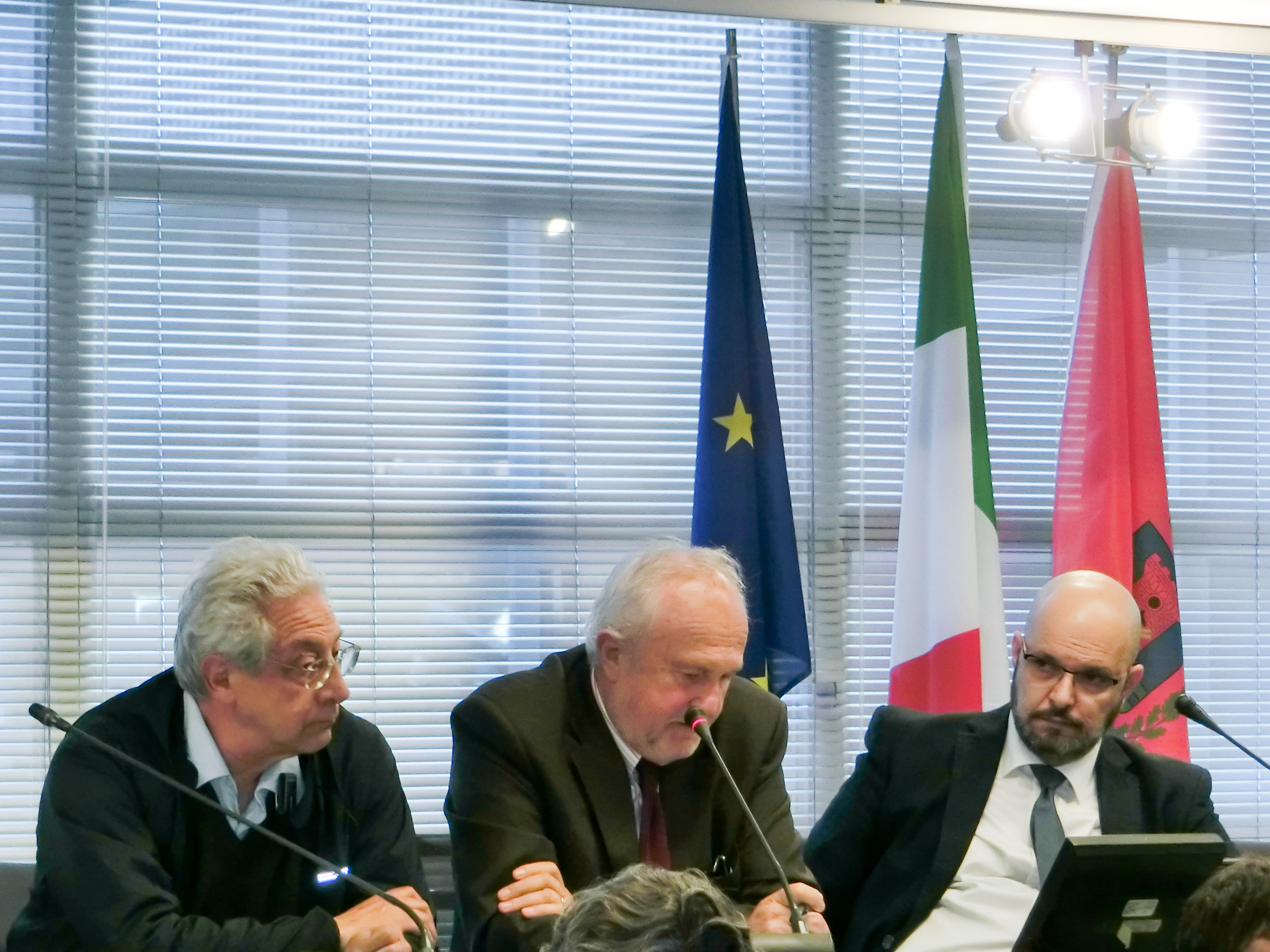 Paolo Di Prima, il sindaco di Fiumicino Esterino Montino e Gaetano Intrieri alla tavola rotonda "Alitalia: qual è il futuro?" organizzata da AVIONEWS presso la sala consiliare del Comune di Fiumicino il 16 aprile 2019