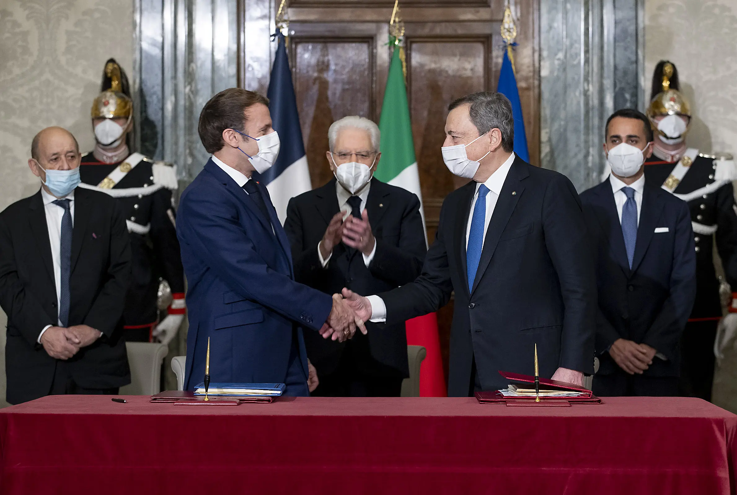 The signing of the Treaty at the Quirinale palace in the presence of the President of the Republic, Sergio Mattarella, with the signatures of the President of the French Republic, Emmanuel Macron and the President of the Council of Ministers, Mario Draghi