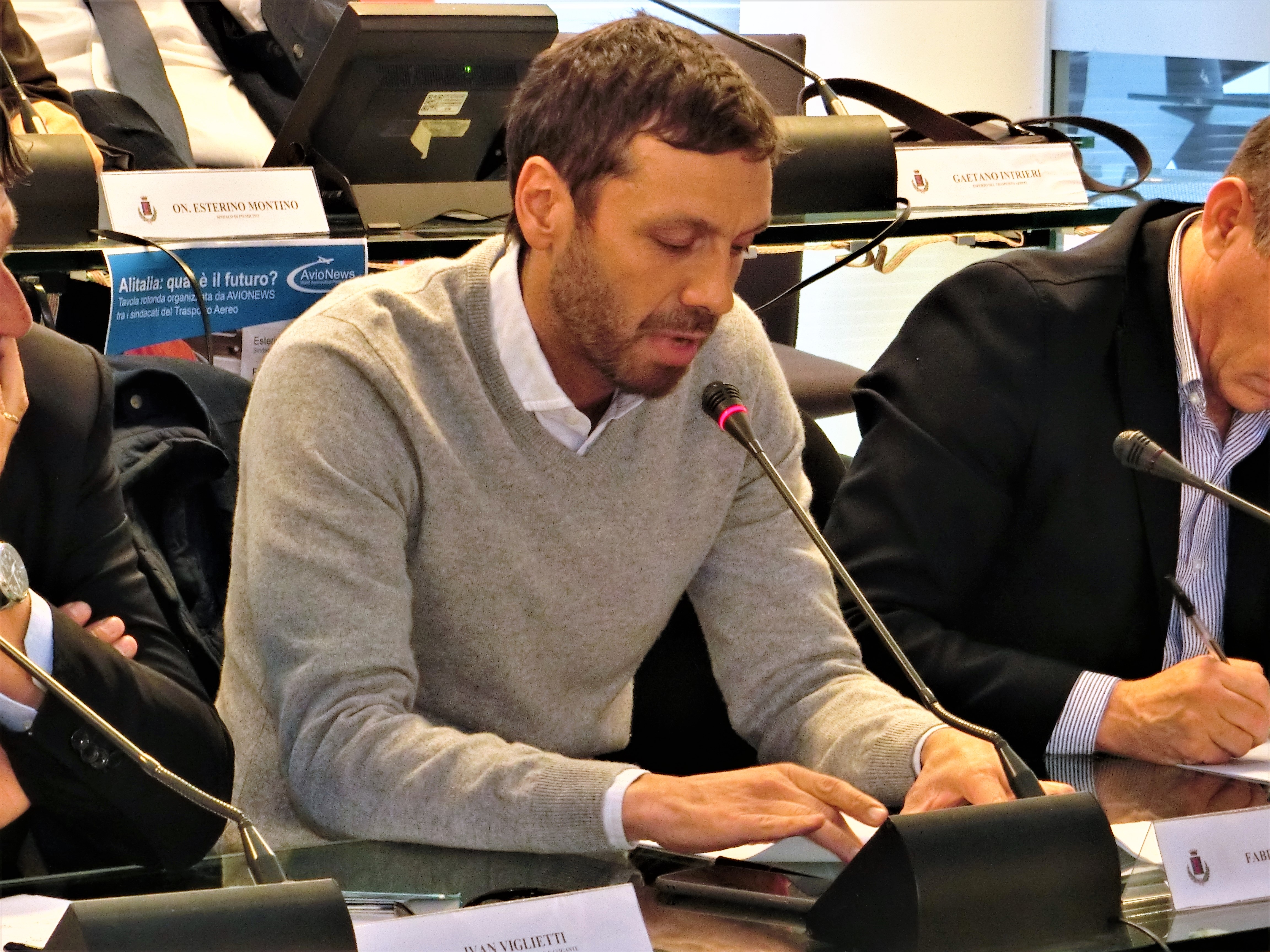 Il segretario nazionale Trasporto aereo di Cgil Fabrizio Cuscito alla tavola rotonda "Alitalia: qual è il futuro?" organizzata da AVIONEWS presso la sala consiliare del Comune di Fiumicino il 16 aprile 2019