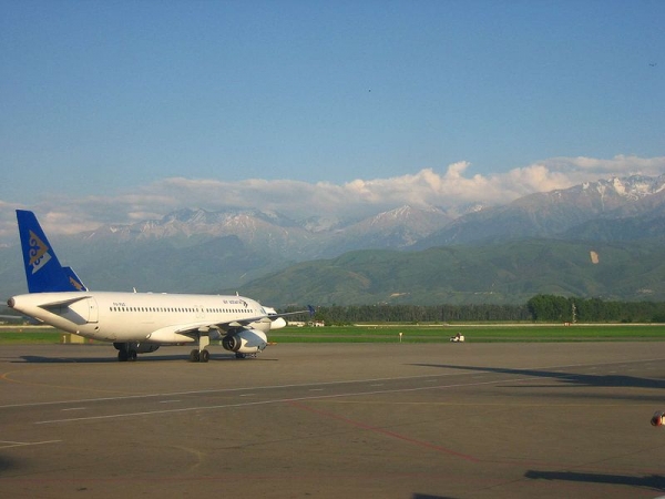 Airbus A-320 di Air Astana - Photo credit: Ds02006/Wikimedia Commons