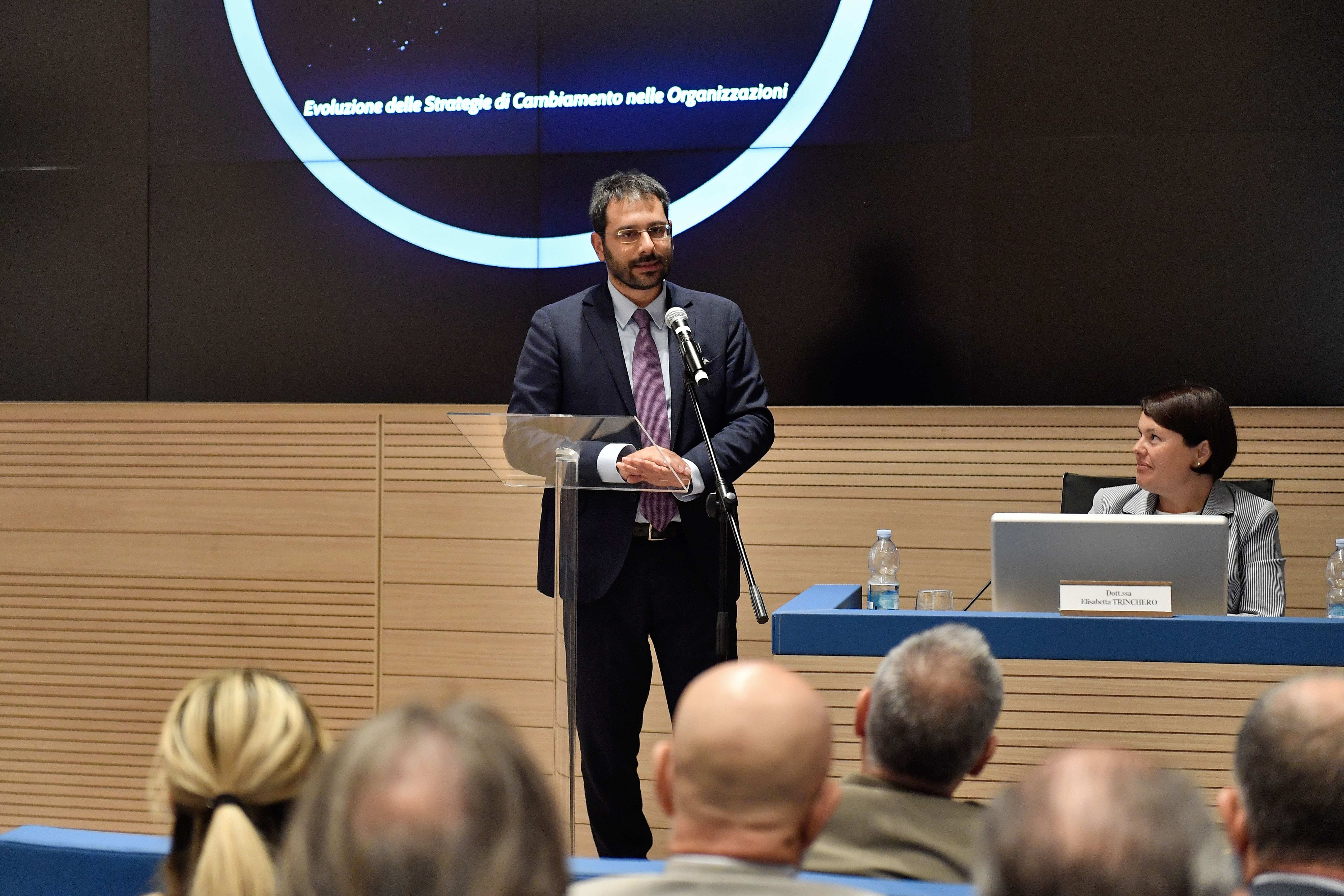 Il sottosegretario di Stato alla Difesa, Angelo Tofalo, durante l'intervento all'evento "Innovation Day 2019" svoltosi a Roma il 25 settembre 2019 a Palazzo Aeronautica