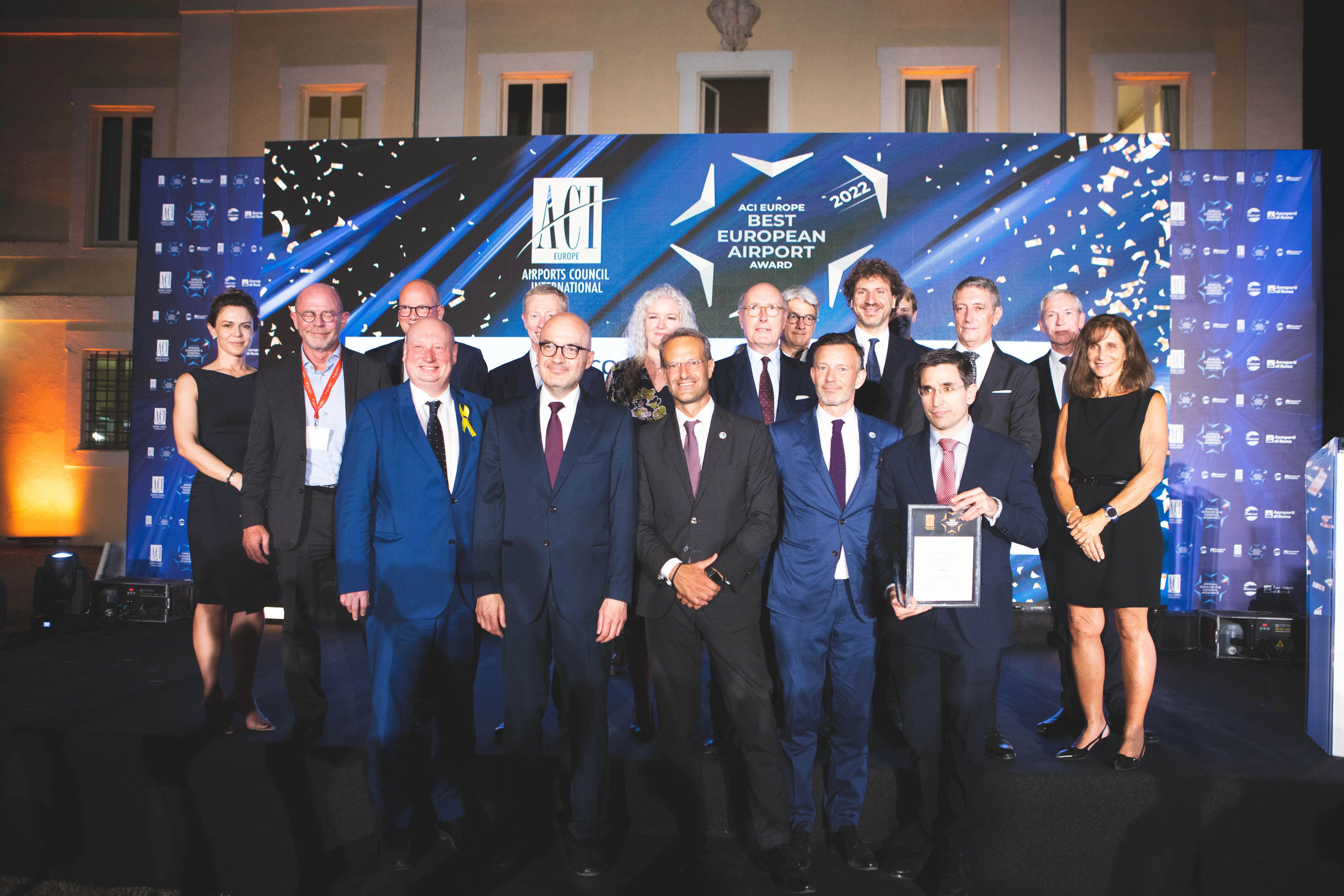 Aci Europe: i vincitori "Best Airport Award" 2022, la foto di gruppo