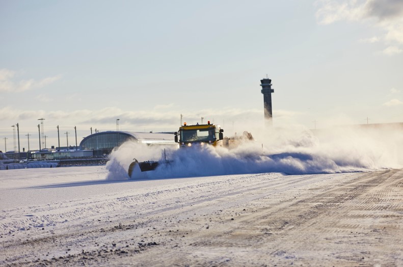 Avinor: investimento per spazzatrici autonome su piste anche per aeroporto di Oslo