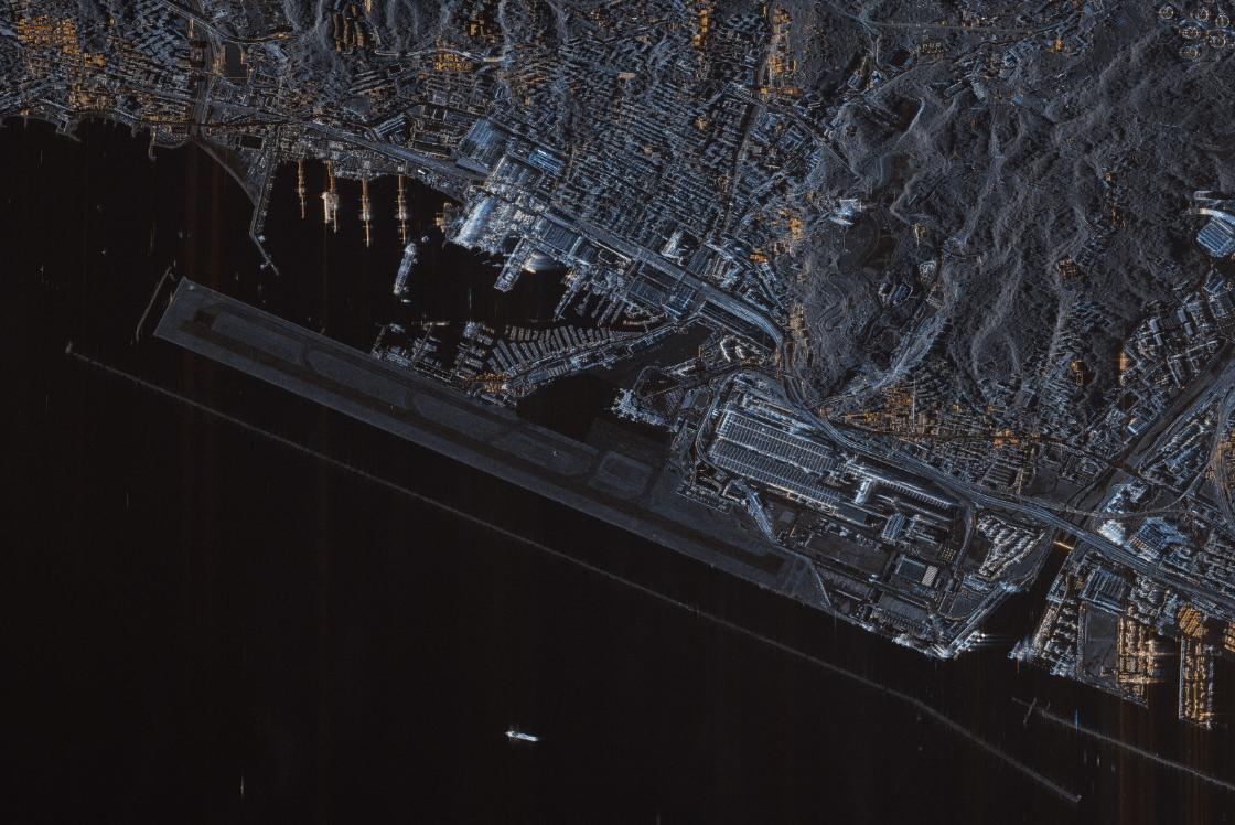L'aeroporto di Genova ripreso da Csg (Cosmo-SkyMed Second Generation)
