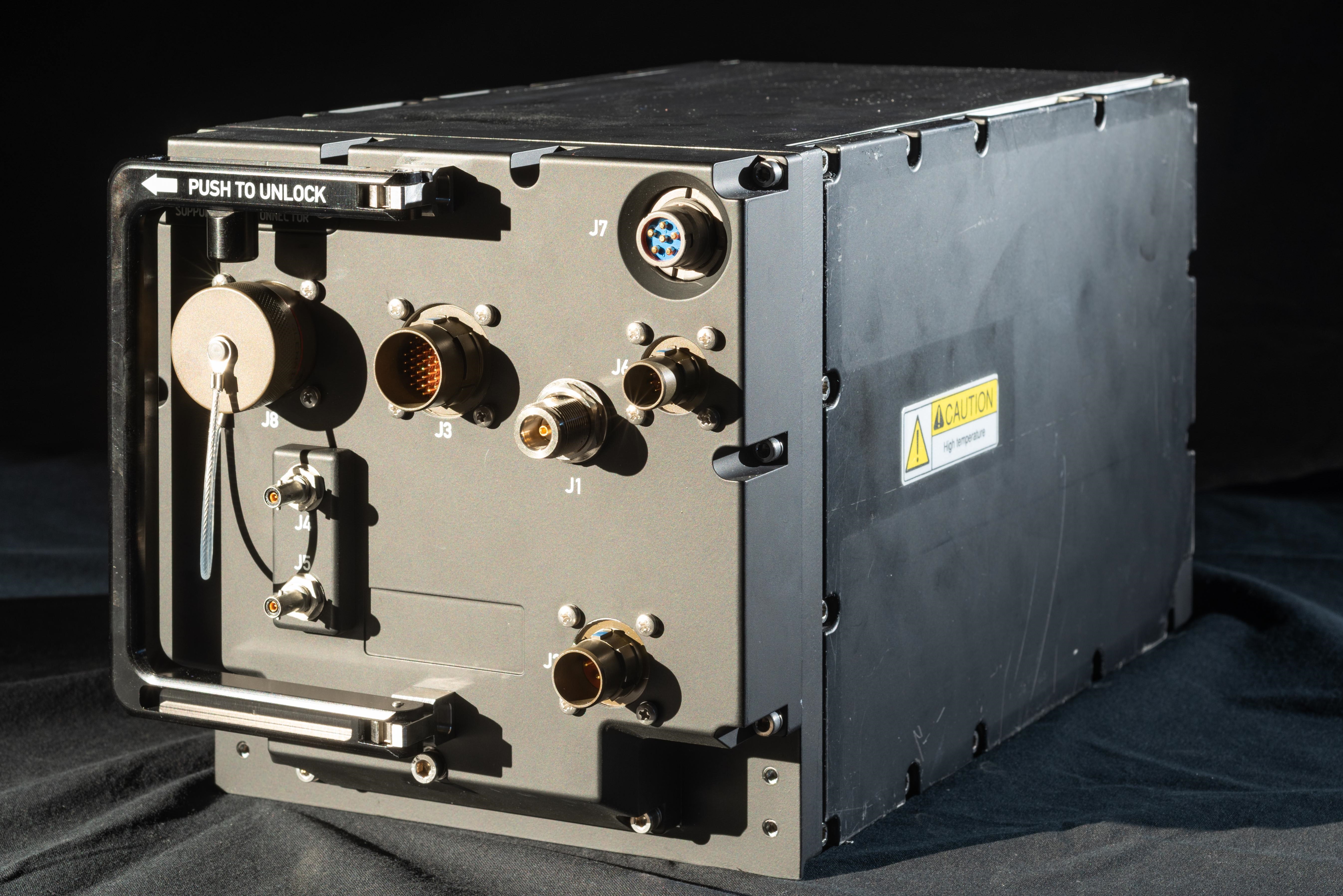 Sistema radio ad alta frequenza (HF) SRT-400 di Leonardo a bordo flotta aerei di sorveglianza E-2D Advanced Hawkeye della marina statunitense