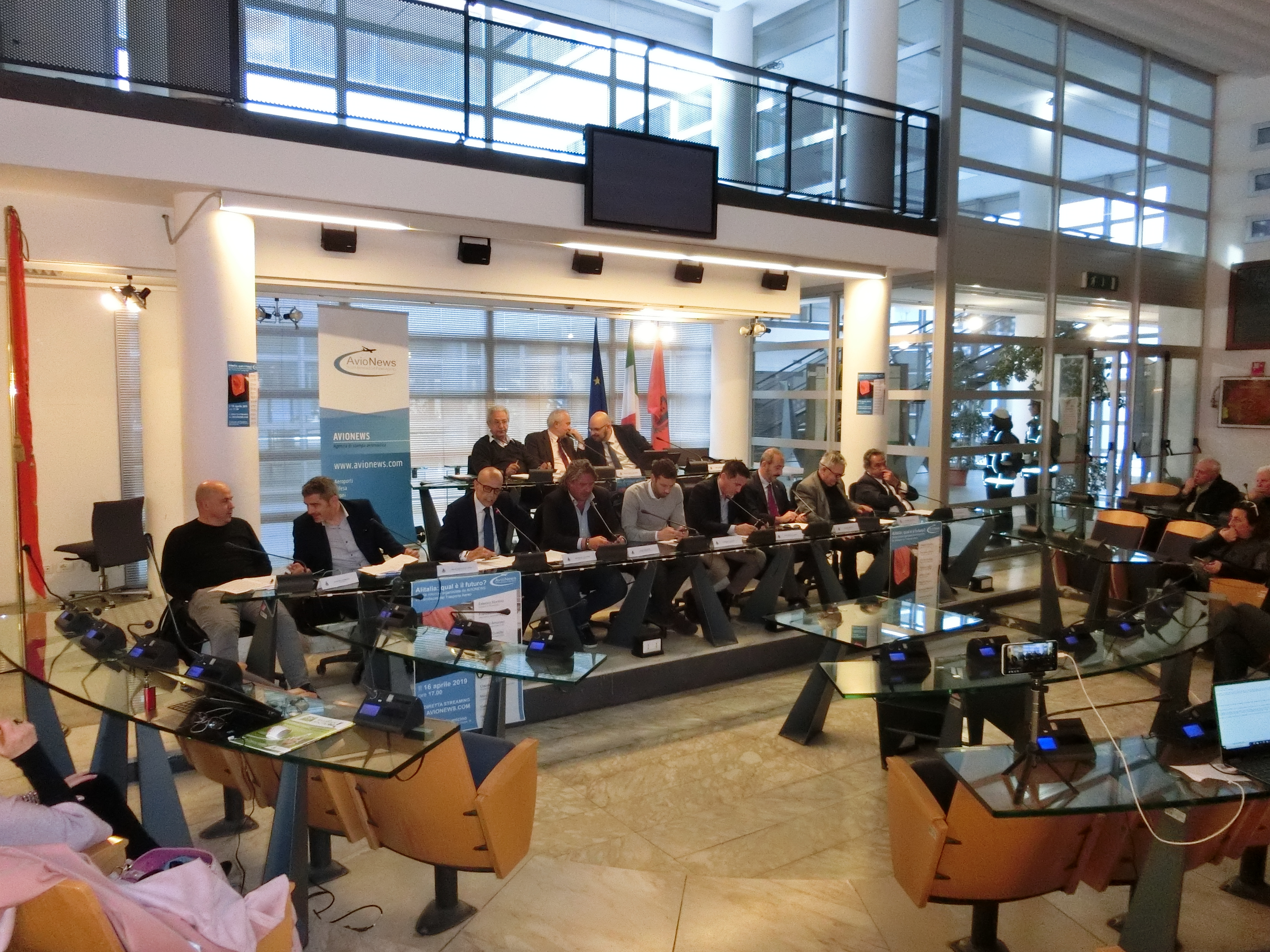 La tavola rotonda "Alitalia: qual è il futuro?" organizzata da AVIONEWS presso la sala consiliare del Comune di Fiumicino il 16 aprile 2019