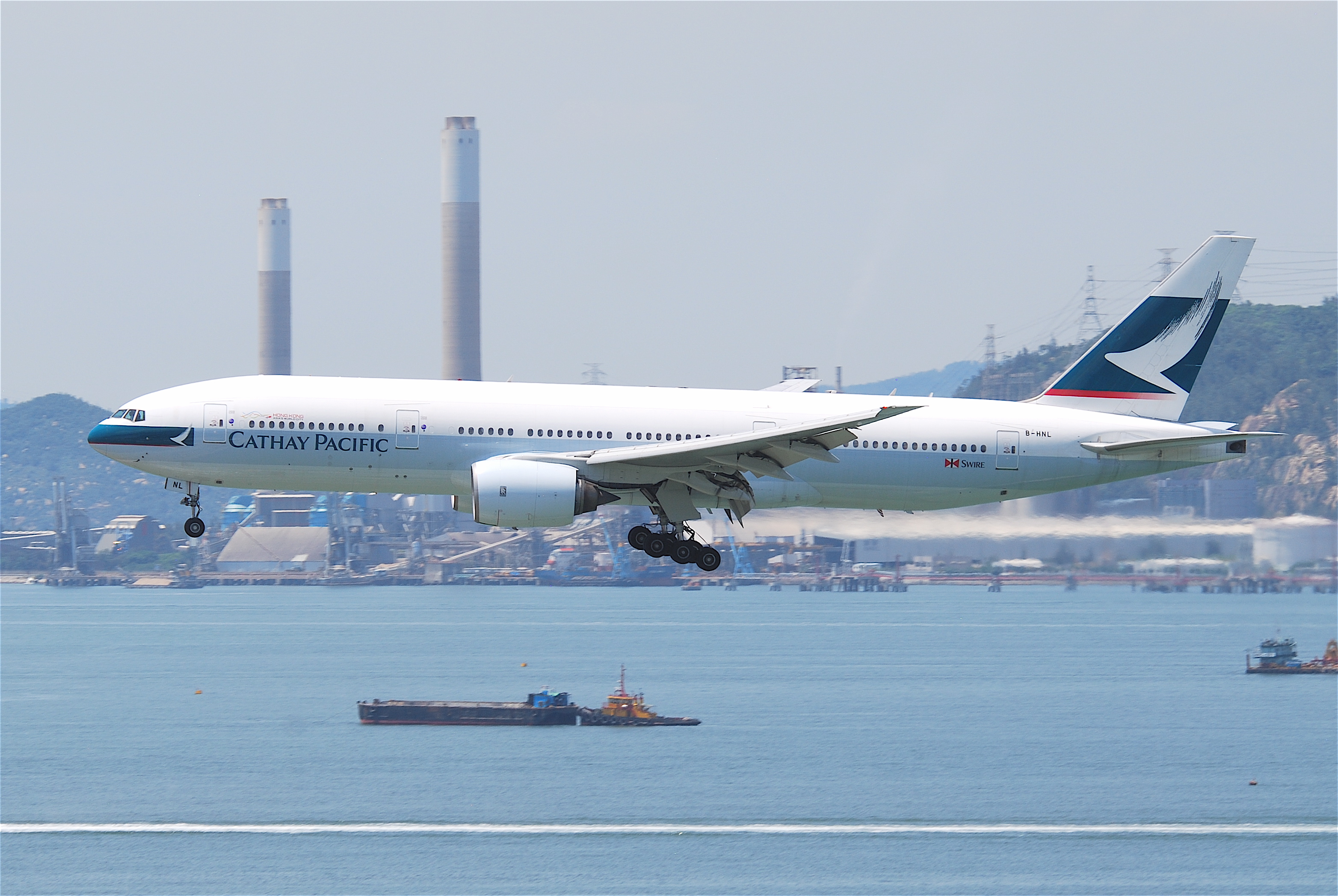 Il Boeing B-777/200 con marche B-HNL di Cathay Pacific quando era ancora in servizio