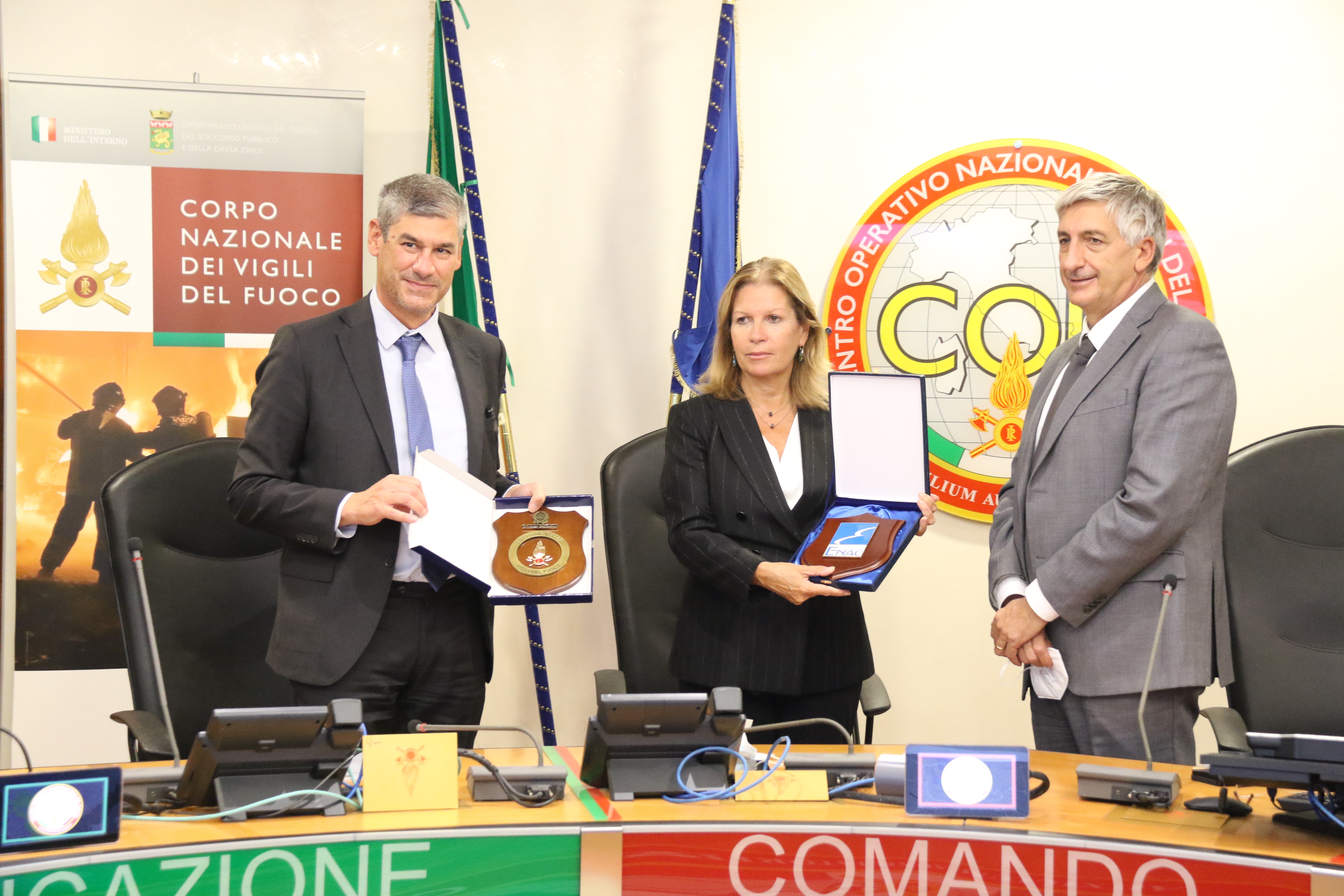 Il capo Dipartimento Vvff, prefetto Laura Lega ed il dg Enac, Alessio Quaranta, hanno sottoscritto giovedì 14 ottobre 2021 accordo istituzionale, avvenuto il 20 settembre in forma digitale disgiunta, alla presenza del capo Corpo nazionale Vvff Guido Parisi