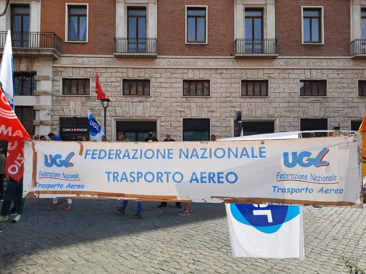 Ugl manifestazione a Roma su Alitalia