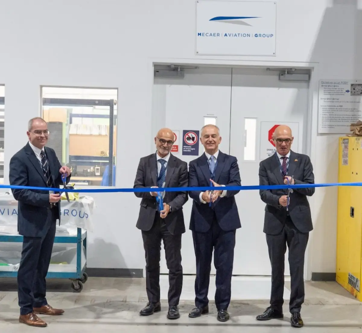 Laval, 22 ottobre 2025. Taglio del nastro per inaugurazione nuovo stabilimento di Mecaer Aviation Group vicino Montreal in Canada