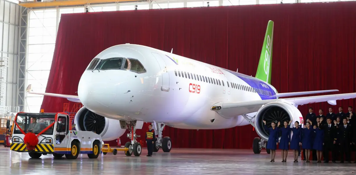 La presentazione dell'aereo Comac C-919