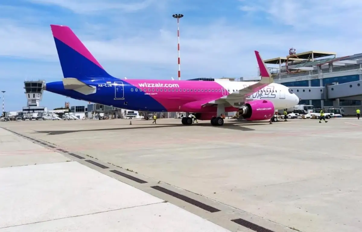 Aereo Wizz Air all'aeroporto di Bari