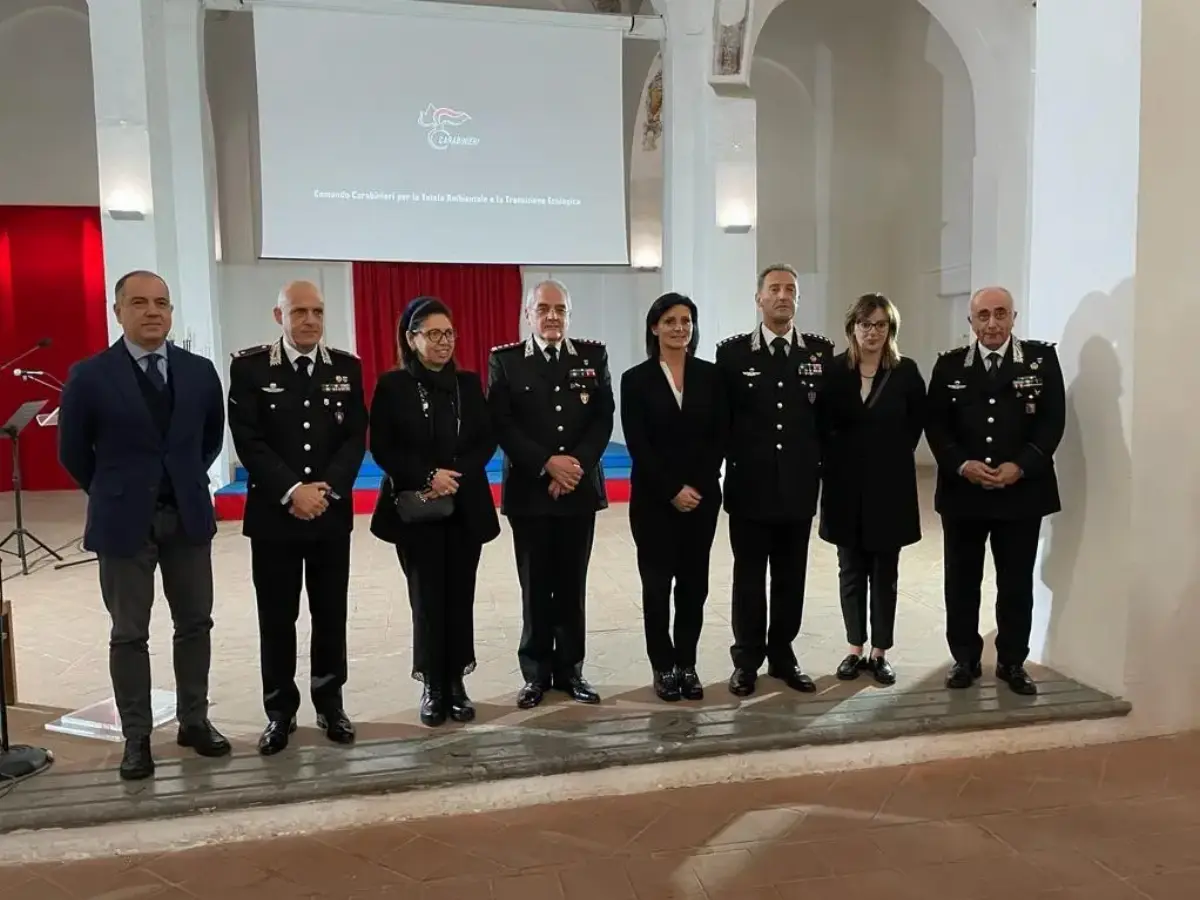 Le persone che costituiscono il neo-istituito Gruppo Carabinieri per la tutela ambientale e la transizione ecologica di Palermo formatosi il 23 novembre 2022.