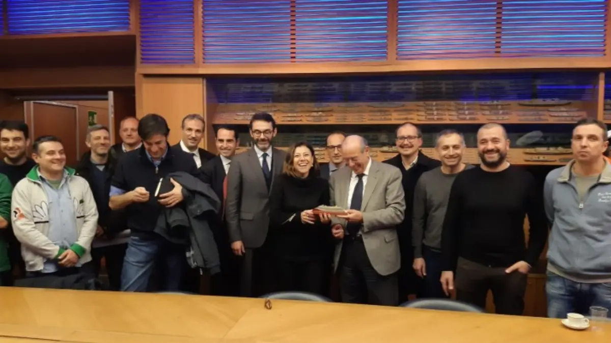 Paola De Micheli (Mit) in visita a Genova ha incontrato il 16 dicembre i lavoratori dello stabilimento di Fincantieri