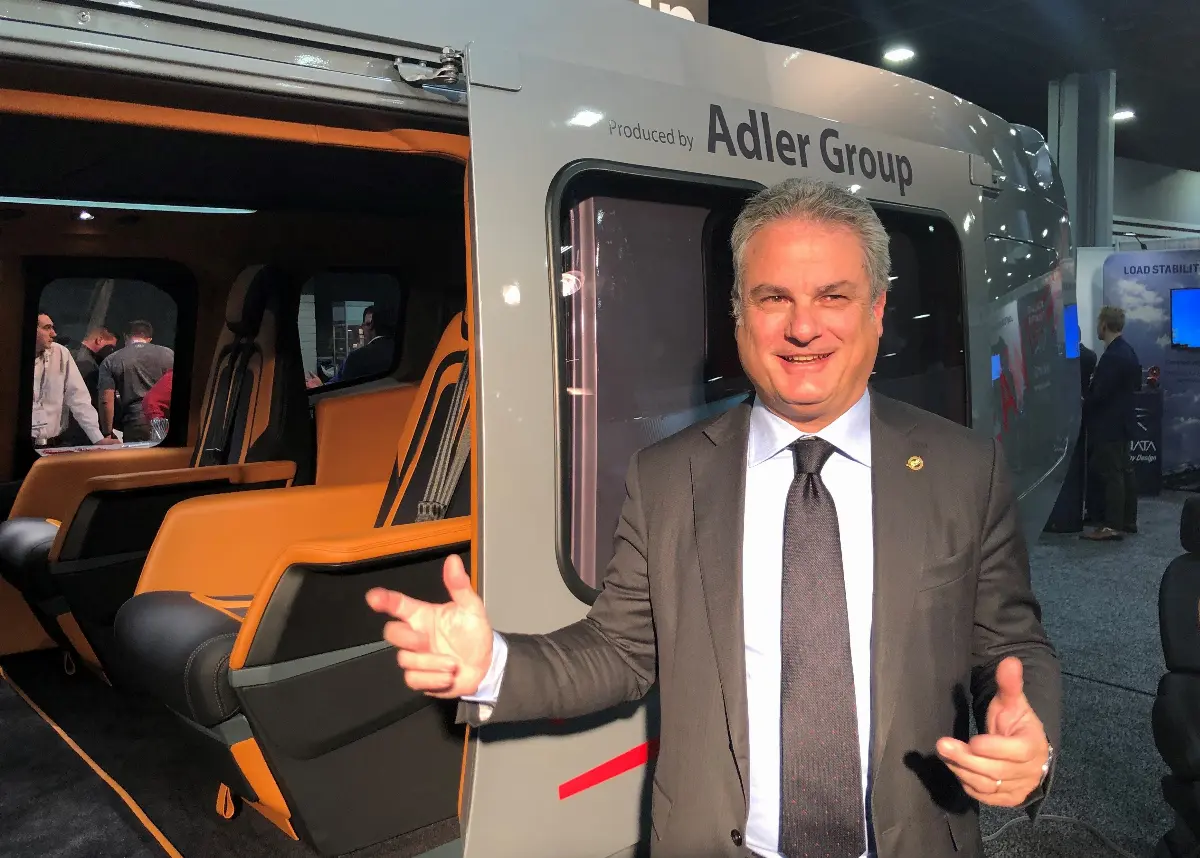 Daniele Romiti, VP Aerospace Adler Group, annuncia strategia del Gruppo Adler nel campo degli interni degli aerei e la partnership tra Tta e Jhas