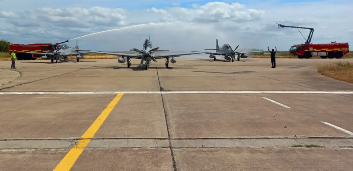 I tre aerei A-29 Super Tucano dell'aeronautica portoghese atterrati presso le strutture in Alverca do Ribatejo, distretto di Lisbona