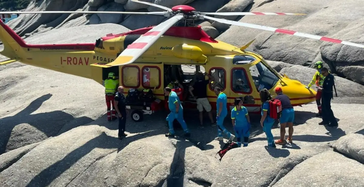 18 maggio 2025. Equipaggio elicottero AW-139 Pegaso 2, operato da Avincis per conto della Regione Toscana, ha portato a termine un intervento di soccorso particolarmente complesso lungo la costa rocciosa di Punta Polveraia, sull'Isola d'Elba