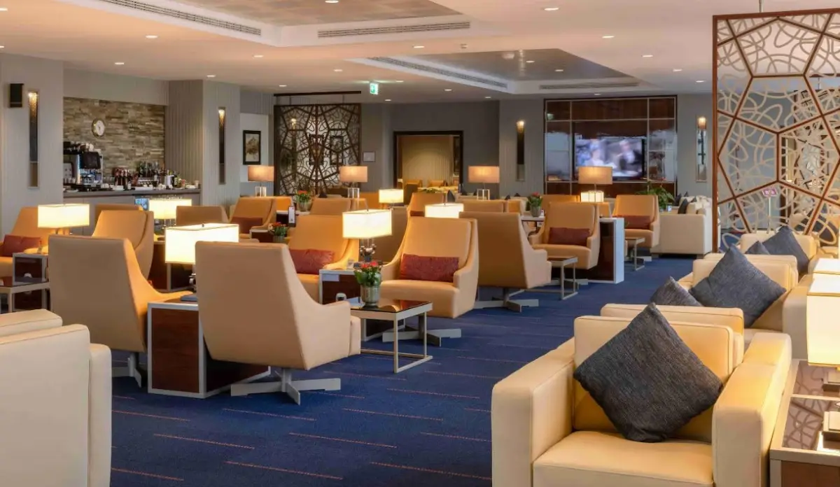 Emirates riapre la sua lounge recentemente ristrutturata all’aeroporto di Milano-Malpensa