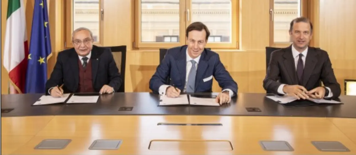 Da sinistra. Accordo siglato da Giuseppe Bono (ad Fincantieri), Fabrizio Palermo (Cdp) e Marco Alverà (Snam) il 14 gennaio 2019 a Roma