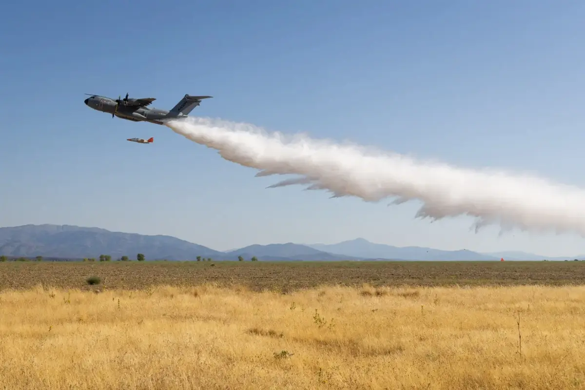 Airbus testa aereo A-400M in versione antincendio