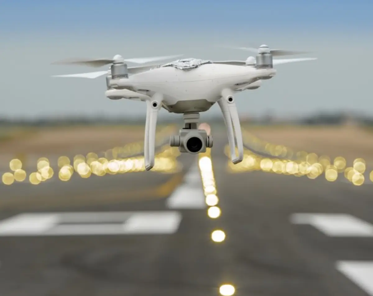 Aereo drone in volo