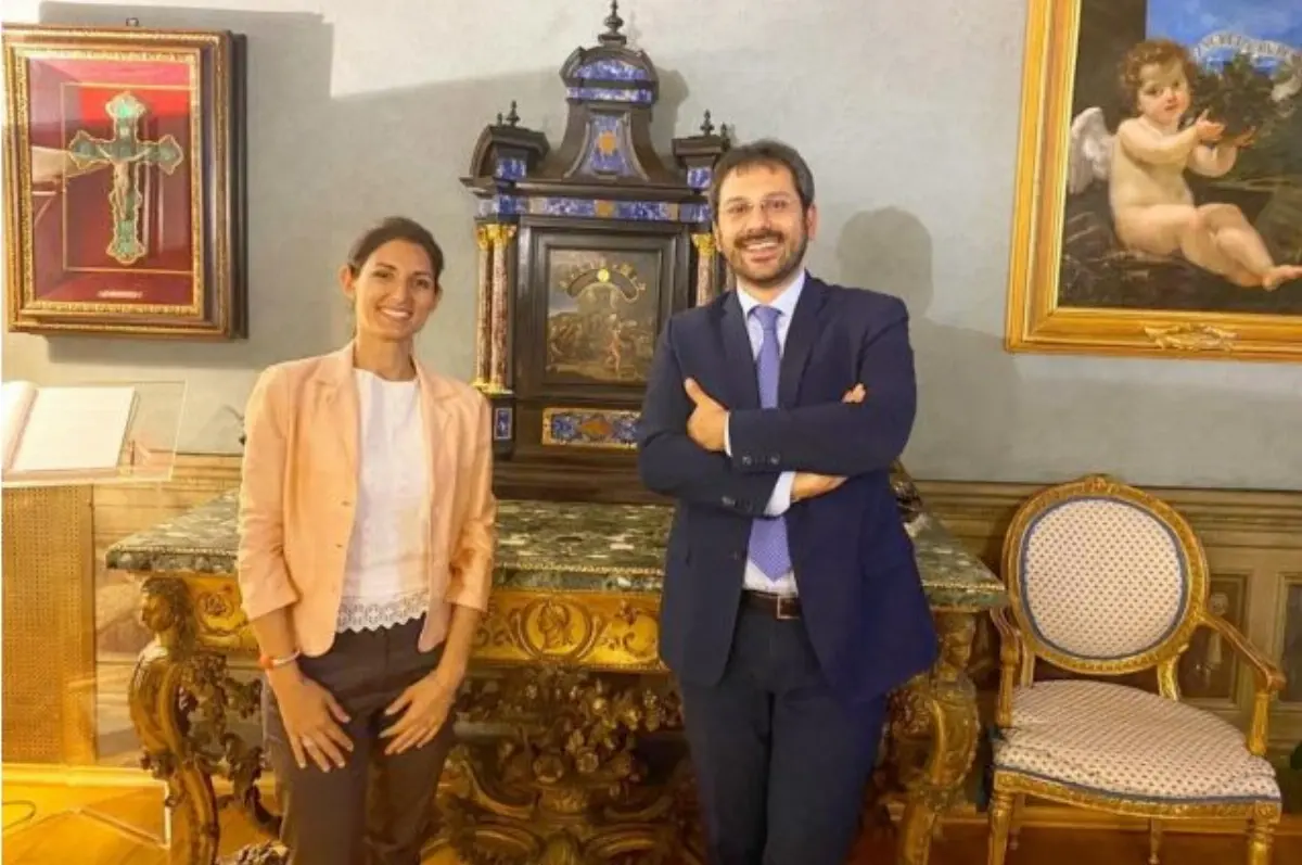 Il sindaco di Roma Virginia Raggi ed il sottosegretario di Stato alla Difesa Angelo Tofalo