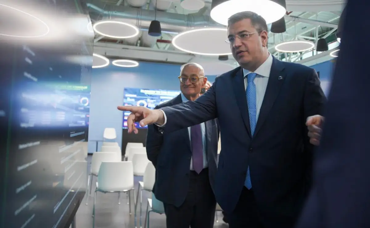 Roma, 30 giugno 2025. Il commissario europeo per i trasporti e il turismo sostenibile, Apostolos Tzitzikostas ha visitato l'aeroporto di Fiumicino, a conclusione della sua missione in Italia