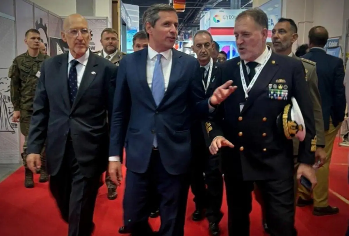 Kielce, 2 settembre 2025. Il sottosegretario di Stato alla Difesa, Matteo Perego di Cremnago (al centro) ha partecipato all’inaugurazione della 33esima International Defence Industry Exhibition (2-5 settembre)