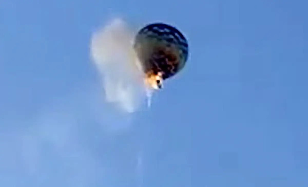 Probabilmente è stato un malfunzionamento del bruciatore il responsabile dell'incendio ad una mongolfiera, che ha provocato il distacco della cesta con a bordo 21 persone. Brasile, 21 giugno 2025, 8 le vittime