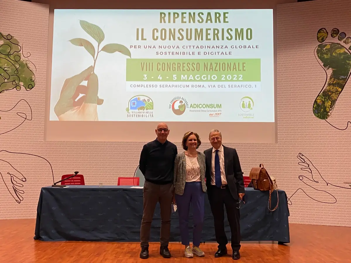Adiconsum nazionale (3-5 maggio a Roma VIII congresso) rieletto Carlo De Masi, presidente (a destra), nuova segreteria nazionale composta da Pierpaola Pietrantozzi (al centro) e da Andrea Di Palma (a sinistra)