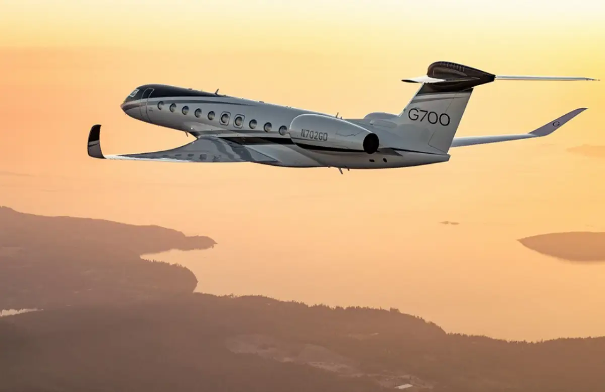 G-700 aircraft in flight by Gulfstream