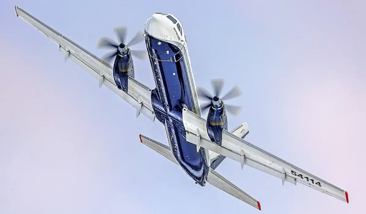 L'aereo turboelica per passeggeri regionali Ilyushin IL-114-300,variante aggiornata dell'IL-114. È progettato per le rotte aeree locali e destinato a sostituire l'obsoleto