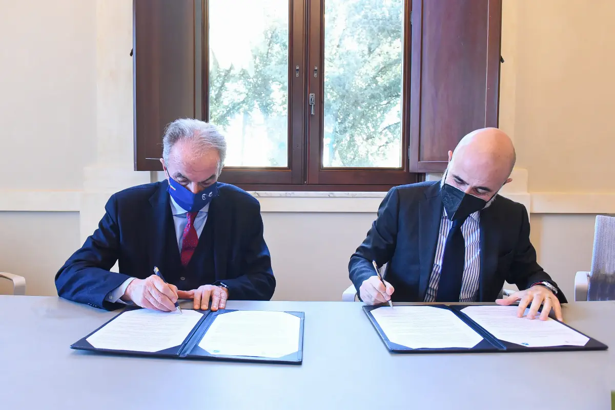 Firma Enac-Luiss del 3 febbraio 2022 tra il presidente dell'Ente nazionale aviazione civile, Pierluigi Di Palma (a sinistra) ed il dg Luiss Giovanni Lo Storto