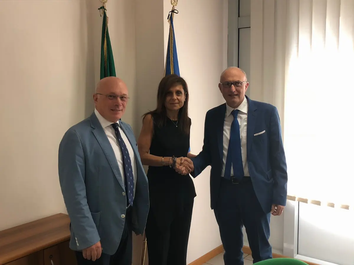 Da sinistra: Corrado Salvi (dg Ansv), Roberta Neri, ad Enav SpA e Bruno Franchi (presidente Ansv)