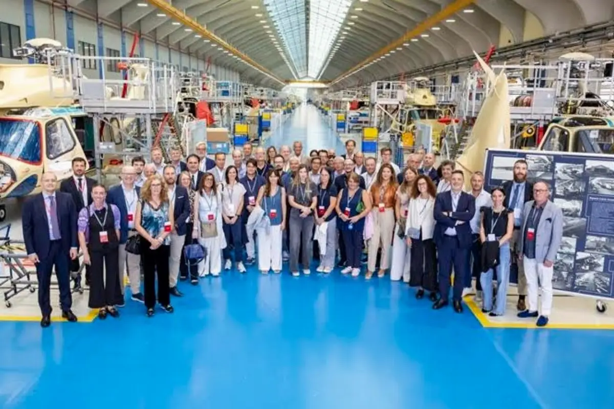 Varese, 10 ottobre 2025. Progetto Open Mind Tour: Leonardo ha aperto le porte dei propri stabilimenti di elicotteri di Vergiate e di Sesto Calende ad un centinaio di imprese dei territori di Varese, Bergamo ed Emilia Area Centro