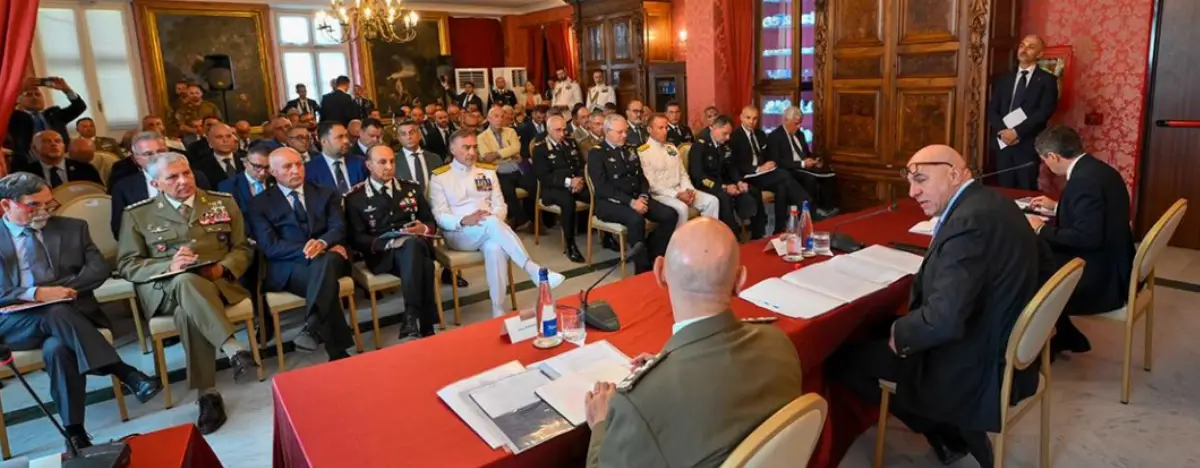 Roma, 22 luglio 2025. Il ministro della Difesa, Guido Crosetto, durante l'incontro con i rappresentanti delle Associazioni professionali a carattere sindacale tra militari (Apcsm)